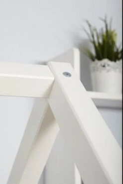 TICAA Hausbett "Traumhaus" Mit Funktionsschubkasten Kiefer Weiß 13 TICAA Hausbett "Traumhaus" Mit Funktionsschubkasten Kiefer Weiß -Mytoys Home Store 21408946 06