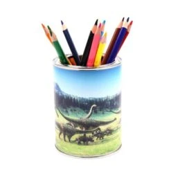 Nikima Stiftebecher Dinosaurier Stifteköcher Inkl. 12 Dreikant Buntstiften Stifteköcher