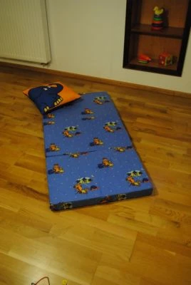 DIE MAUS - Kinderklappmatratze, 60 X 120 X 6cm, Mit Tragegriff & Klettverschluss 4 DIE MAUS - Kinderklappmatratze, 60 X 120 X 6cm, Mit Tragegriff & Klettverschluss – Bild 2