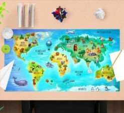 Coveryourdesk Schreibtischunterlage Schreibtischunterlage Schreibunterlage Für Kinder Und Erwachsene – “Weltkarte In Deutsch Mit Vielen Tieren“ – Aus Erstklassigem, Strapazierfähigem Vinyl (Kunststoff) -Mytoys Home Store 24598801 02