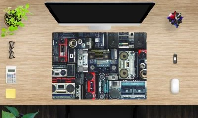 Coveryourdesk Schreibtischunterlage Schreibtischunterlage Für Kinder Und Erwachsene – “Retro-Kassettenrekorder“ – Aus Erstklassigem, Strapazierfähigem Vinyl (Kunststoff -BPA Frei) – 70 X 50 Cm – Made 4 Coveryourdesk Schreibtischunterlage Schreibtischunterlage Für Kinder Und Erwachsene – “Retro-Kassettenrekorder“ – Aus Erstklassigem, Strapazierfähigem Vinyl (Kunststoff -BPA Frei) – 70 X 50 Cm – Made – Bild 2