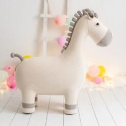 CROCHETTS Plüschsestute Maxi Gehäkeltes Gestricktes, 94 Cm -Mytoys Home Store 26270885 04