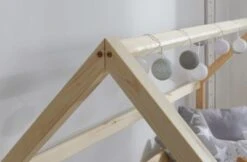 TICAA Kinderbett Hausbett "Kay" 80x160 Kiefer Natur 13 TICAA Kinderbett Hausbett "Kay" 80x160 Kiefer Natur -Mytoys Home Store 30176569 06