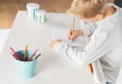 Pinolino Schreibtisch LENA, Höhenverstellbar, Fichte Massiv, Weiß Lasiert -Mytoys Home Store 3784735 06